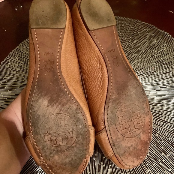 Tory Burch ❤️ tan logo flats 7 1/2 M - Picture 3 of 6